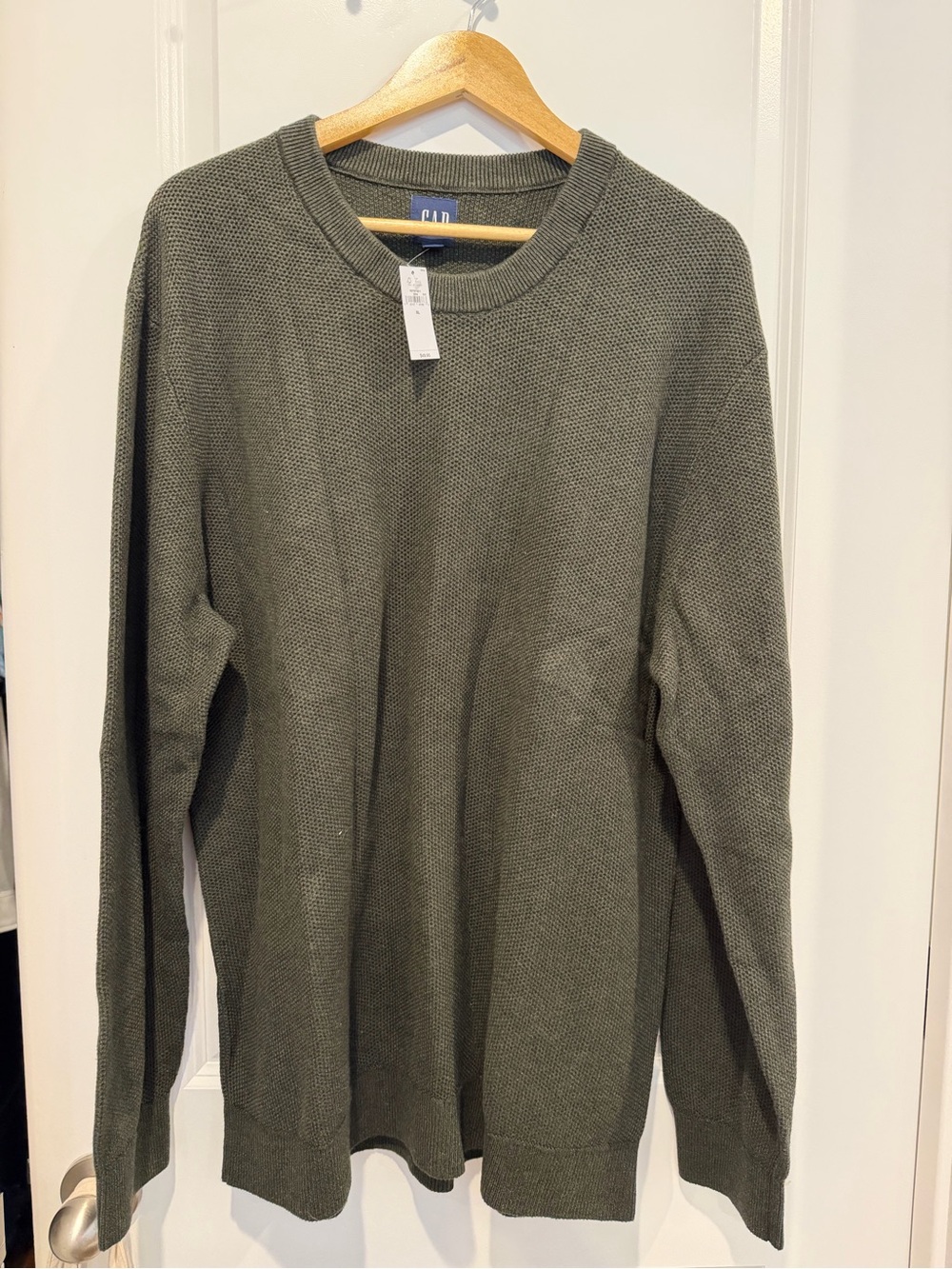 GAP Men's Crewneck Sweater in Olive
